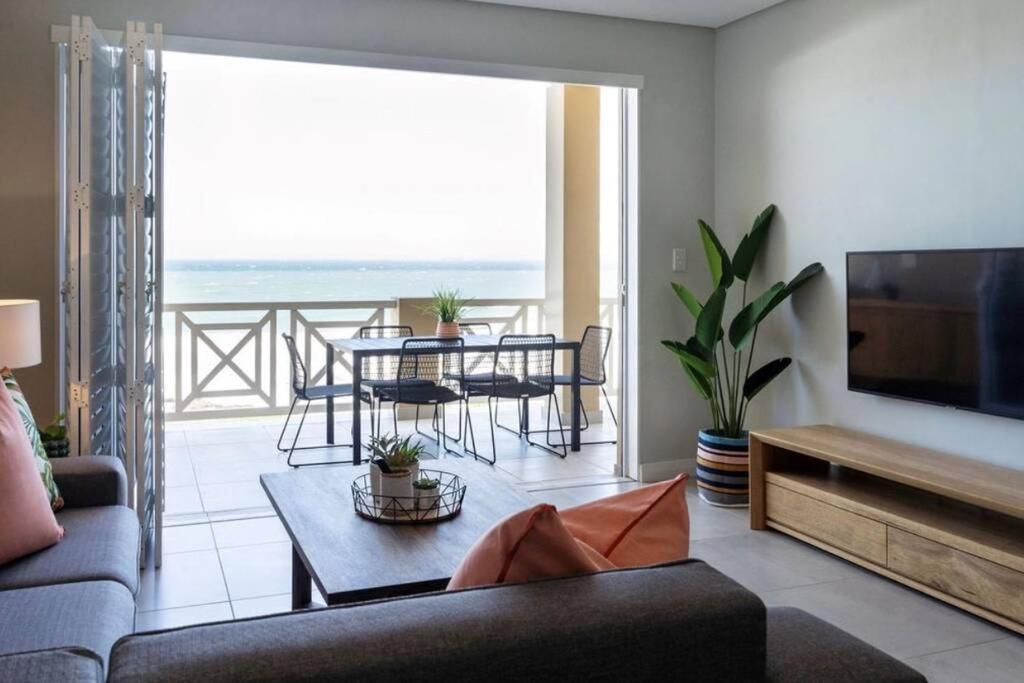 אומדלוטי Waterfront Getaway, 2 Bedroom Seaside Bliss מראה חיצוני תמונה